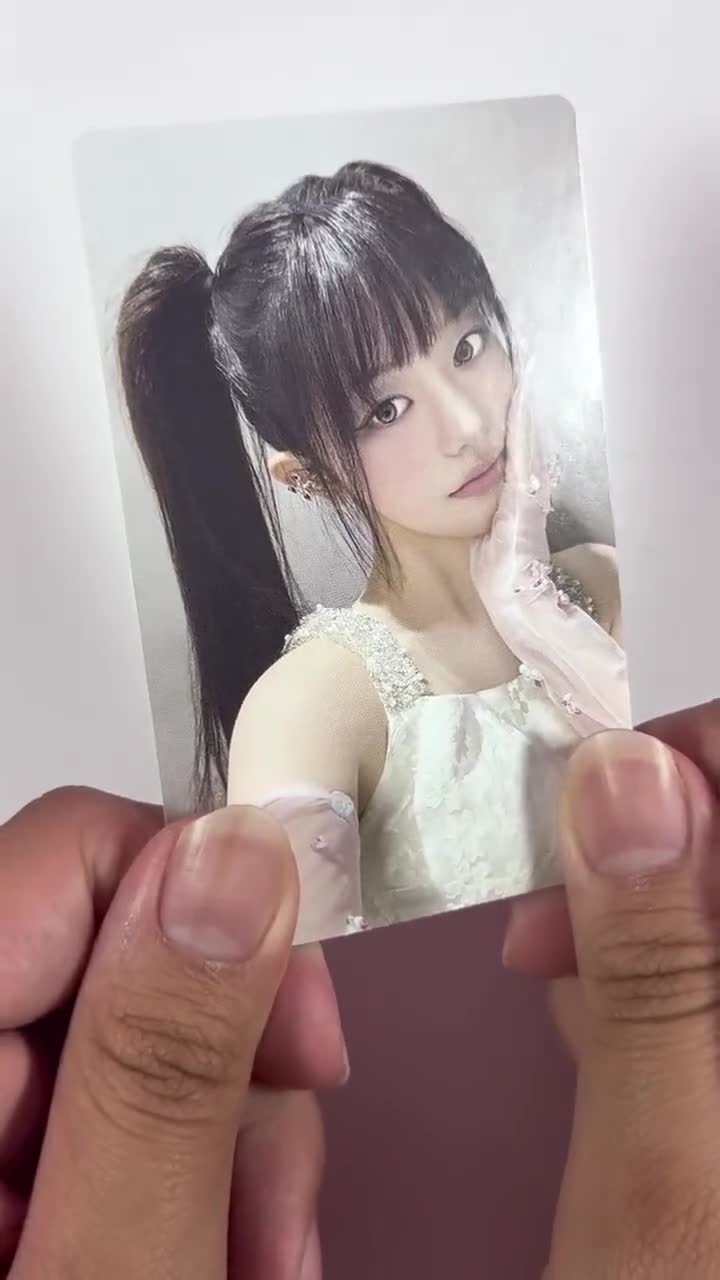 ILLIT 'bomb' Official Photocards - Etsy