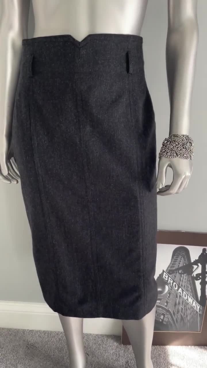 Jupe Crayon Escada – Laine Noire – Taille 10 – Longueur Genou – Femme – État Excellent