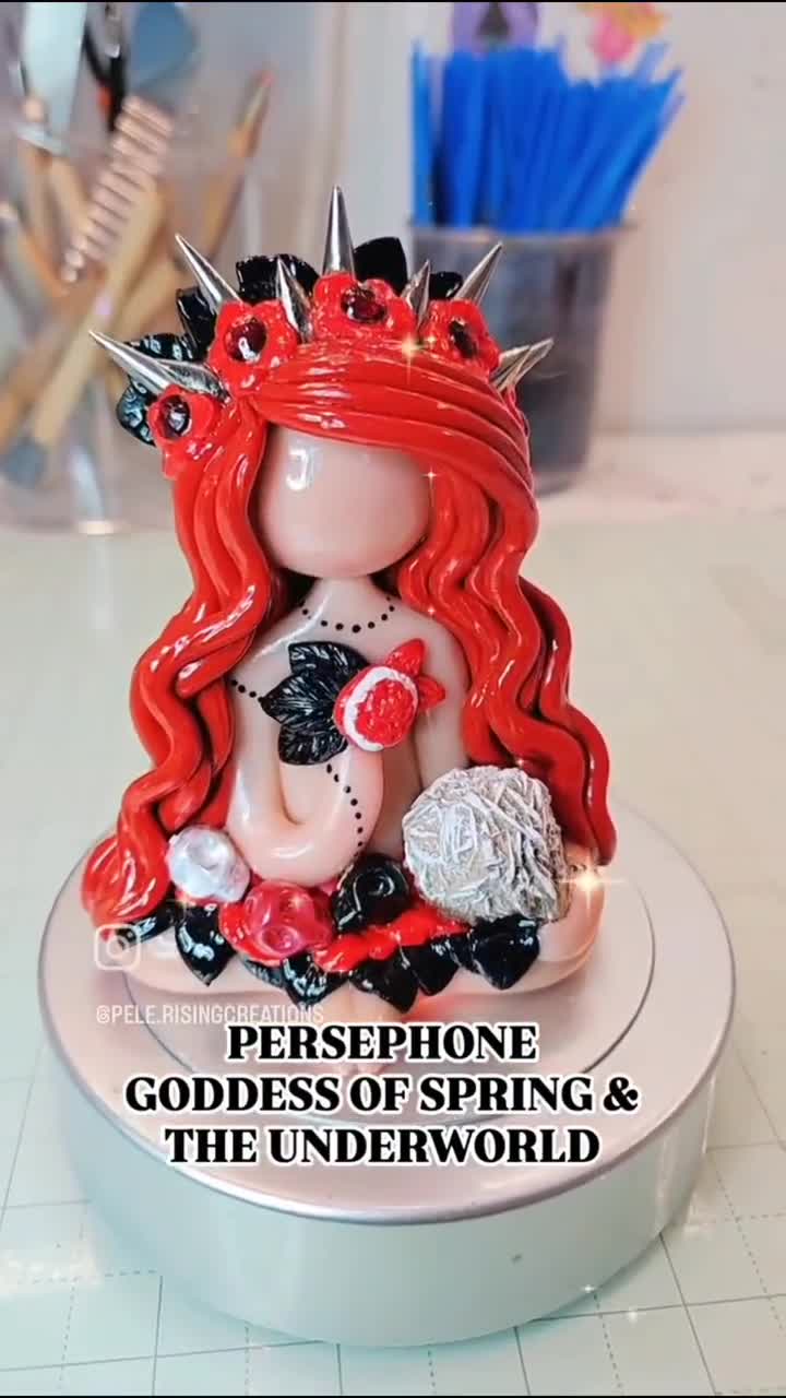 ペルセポネ像：ザクロを持つ冥界の女神のクリスタル像 - Etsy 日本