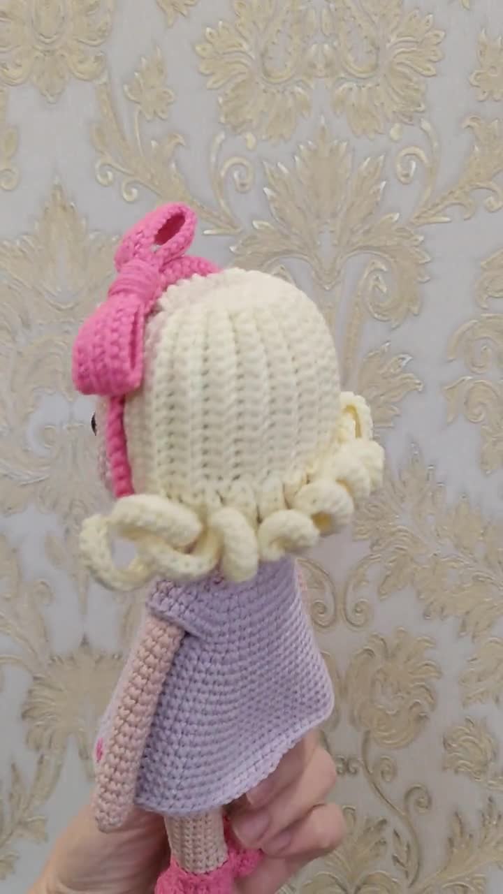 かぎ針編みのあみぐるみ人形：女の子への手作りニットギフト - Etsy 日本