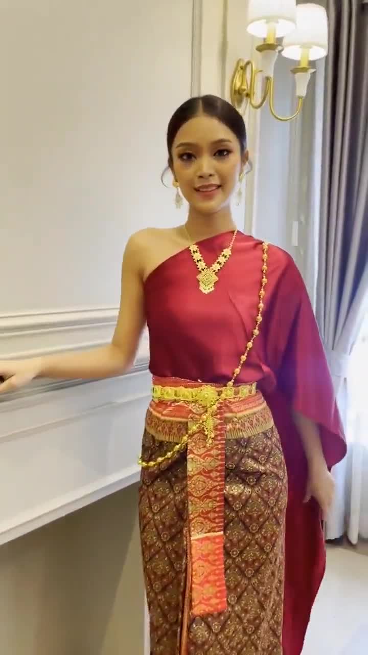 thai silk traditional dress Thai Silk Dress: Traditional Outfit, Temple Clothing