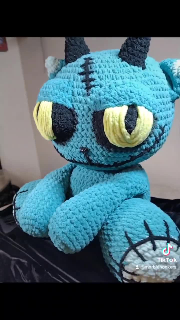 邪悪な猫のかぎ針編みのぬいぐるみ - 怖いぬいぐるみ、ホラー