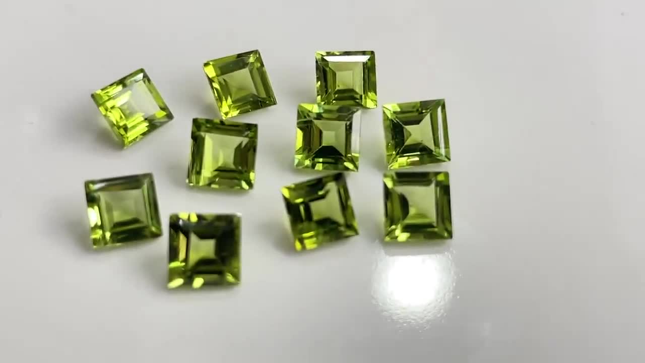 天然ペリドット スクエアカット 6mm ファセットカット - AAA品質の
