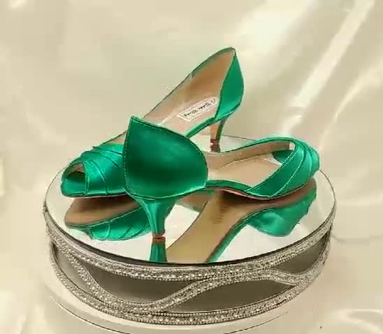 Women Pyramid Heeled Mule Sandals, Fashionable Green Heeled Sandals | SHEIN  USA