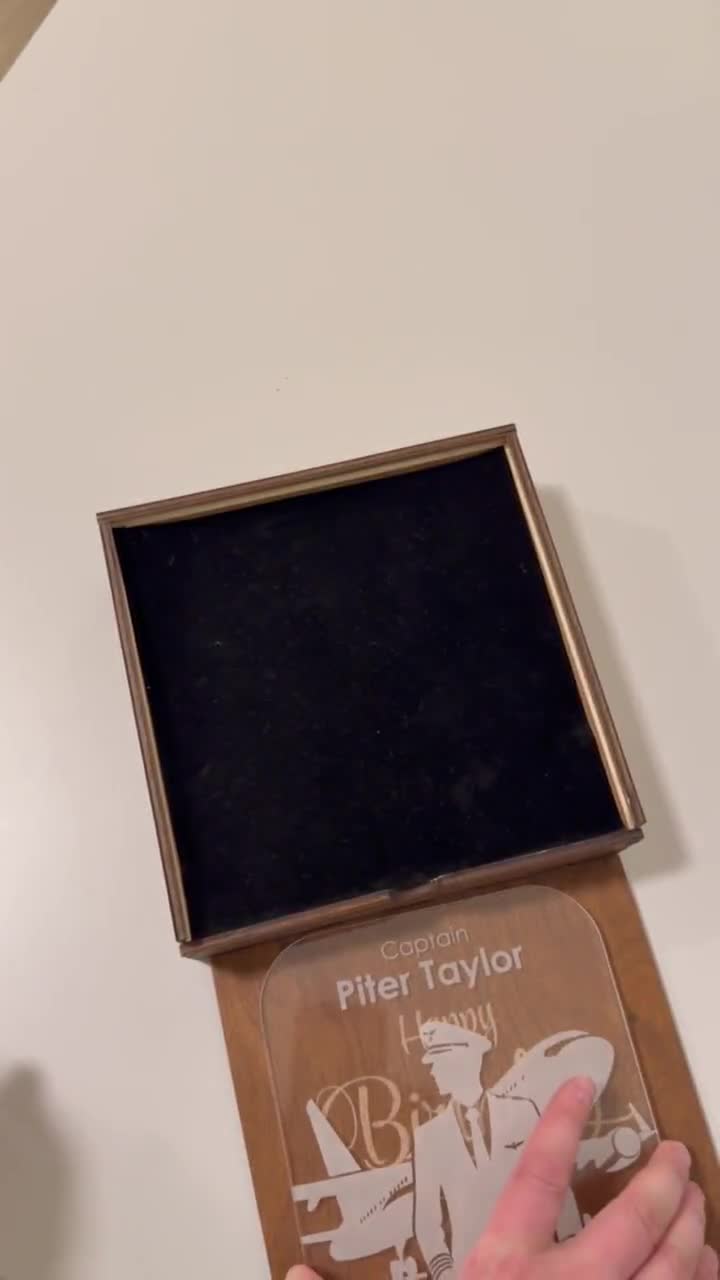 Fitness Coach Night Light, Personalized LED Lamp with Engraved Acrylic, Custom Gym Trainer Gift for Studio, Office, Home Gym or Decor video poster