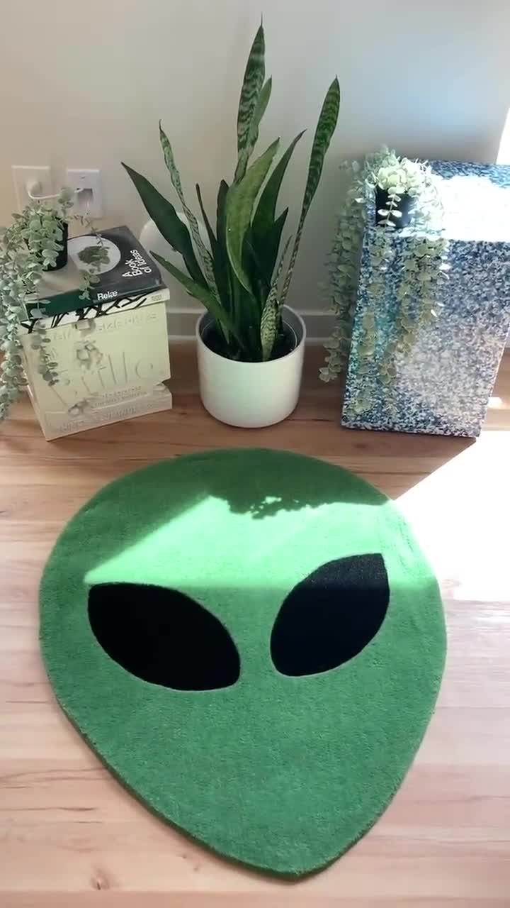 Green Alien Head Wool Rug - Space Decor (34x28 Inches) - Etsy