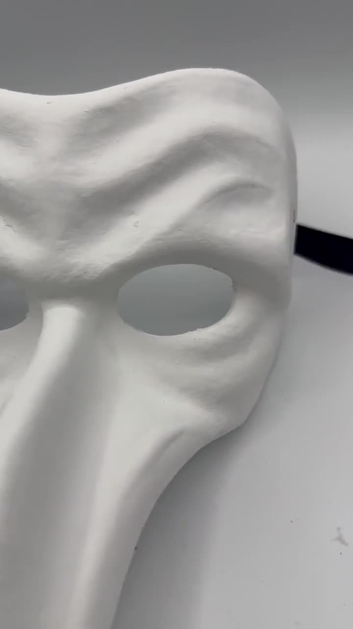 White Blanco papier-mâché Commedia dell'arte Comedy mask or Ridi