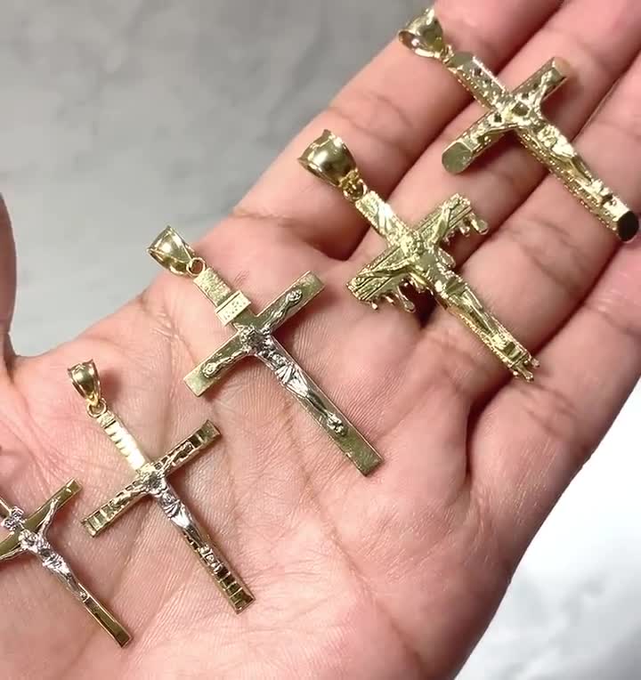 Wishing For Claudia Schmuck 10K Gelbgold Jesus-Kreuz Anhänger (1