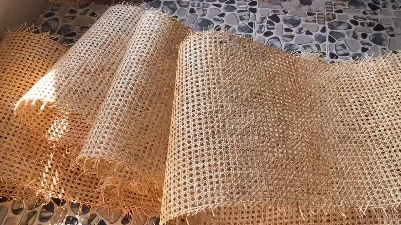 Manufacturer 1/2' Natural Rattan Cane Webbing Roll for Weaving Material -  China Rattan Rolls, Rattan Core