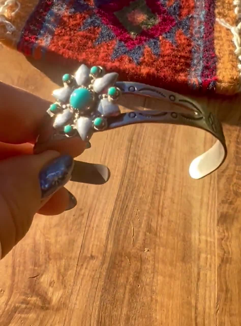 アパッチ族 バングル ヴィンテージ Vintage BELL Turquoise Flower Ingot Silver Native American