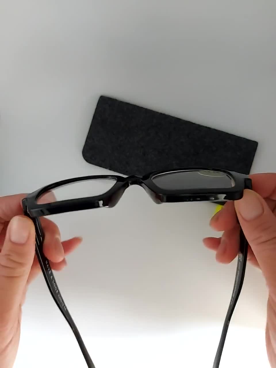 丈夫な長方形の黒の老眼鏡が新登場！新コレクション！スタイリッシュな