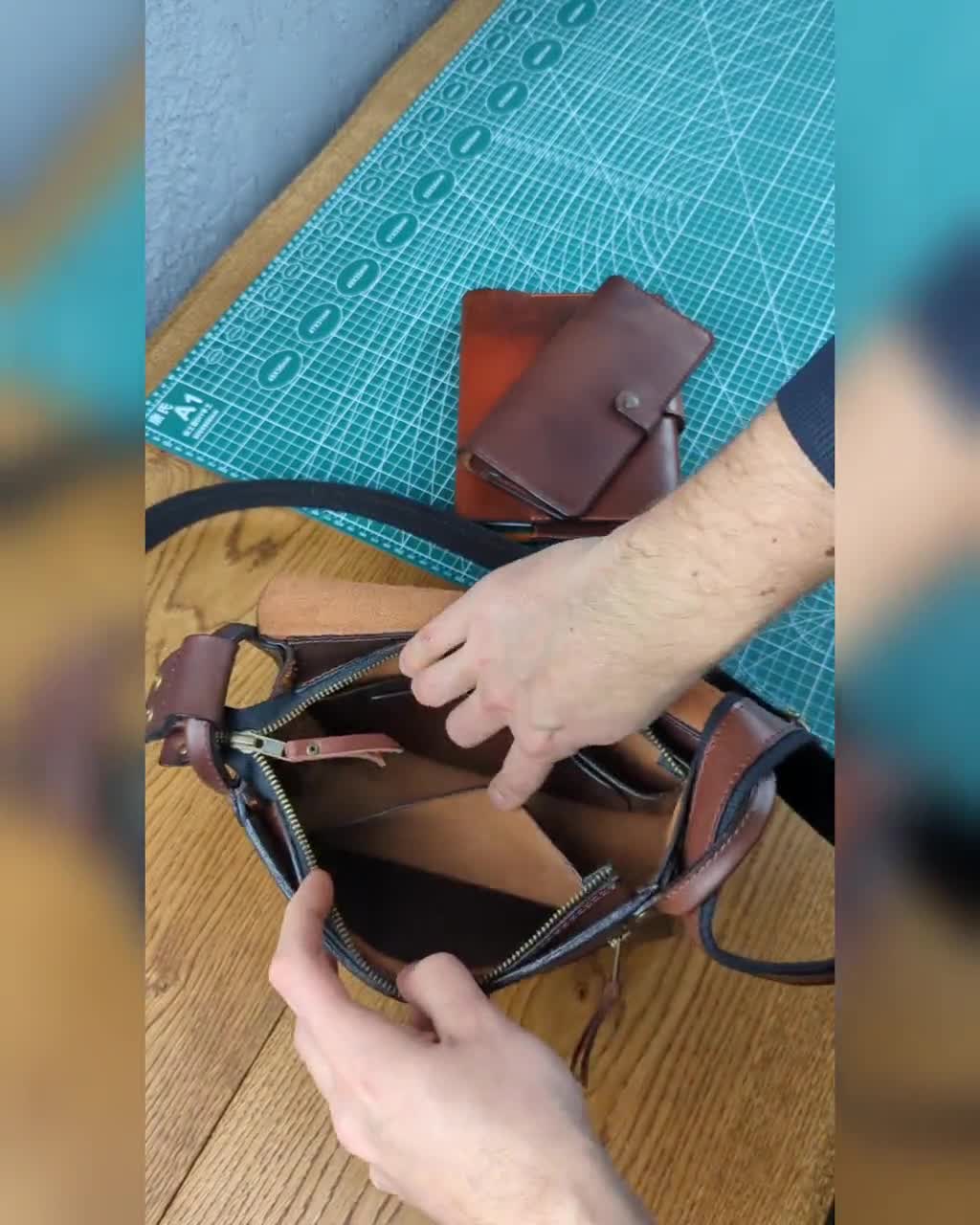 メンズ用レザーメッセンジャーバッグ クロスボディバッグ 彼へのギフト