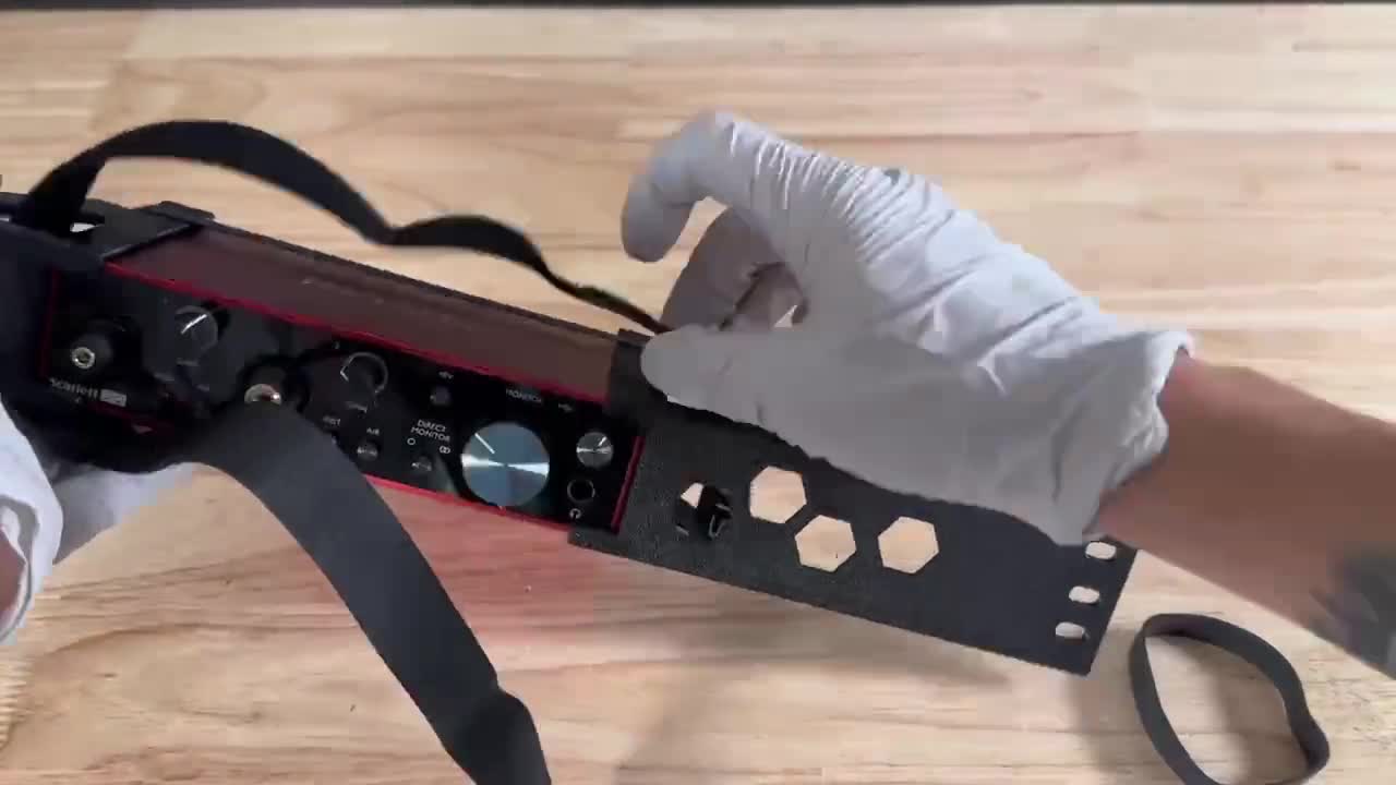 MOTU M4用ラックマウントキット - 19インチ 1.5U PETGブラケット