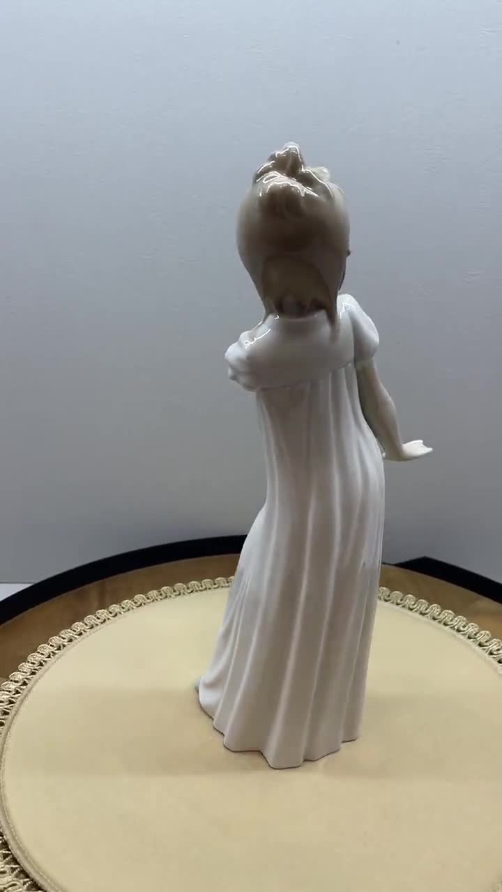 NAO by Lladro “young Girl Yawning” Porcelain Figurine – 1992
