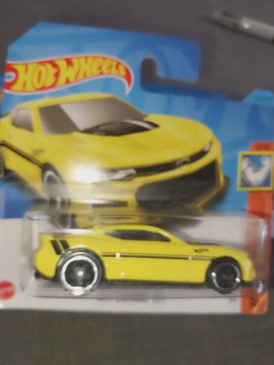 ホットウィール イエロー バンブルビー カマロ ZL1: マッスルマニア