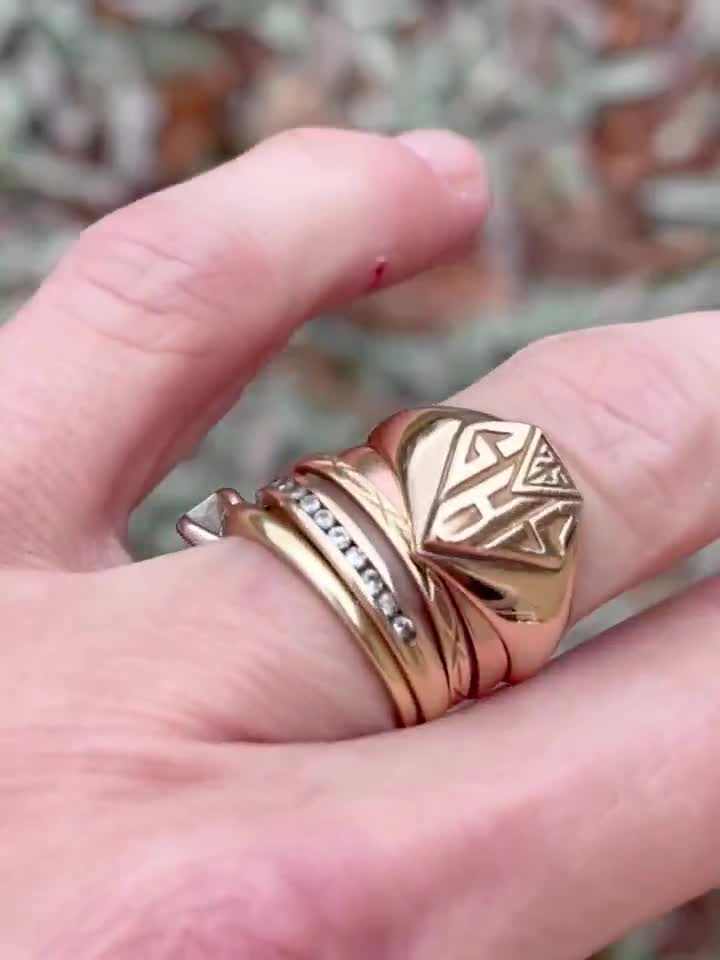 1925 Signet Ring in 14k Gold Size 4.5 I GHS Monogram Art
