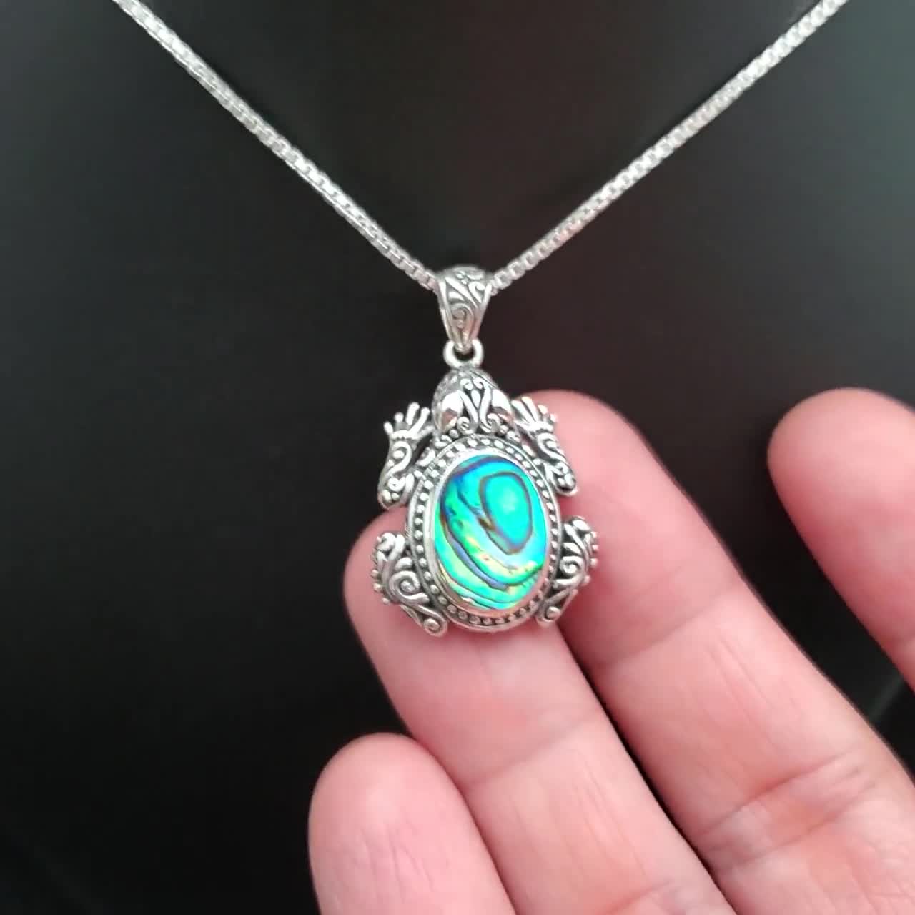 Collana Con Ciondolo Rana In Conchiglia Di Abalone Naturale – Placcata Rodio, Catena 45,7 Cm, Gioiello Artigianale Unico, Regalo