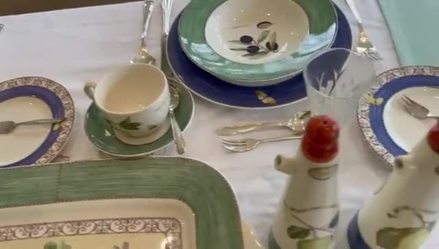 Wedgwood Sarah's Garden Dinner Service for 4 Place Settings, Gift