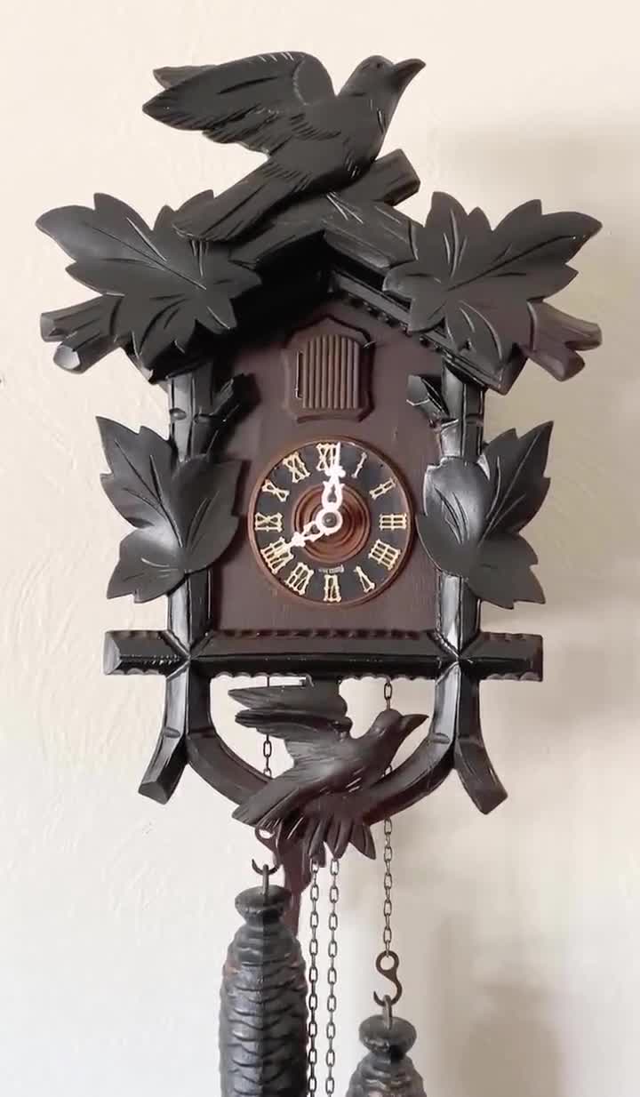 Vintage hotsell 1940s wall vase cuckoo clock birds