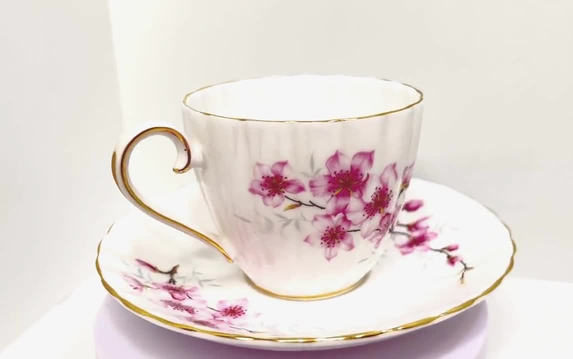 ロイヤルドルトンの人形 ボーンチャイナ製 ヒラリーまたは、スイート