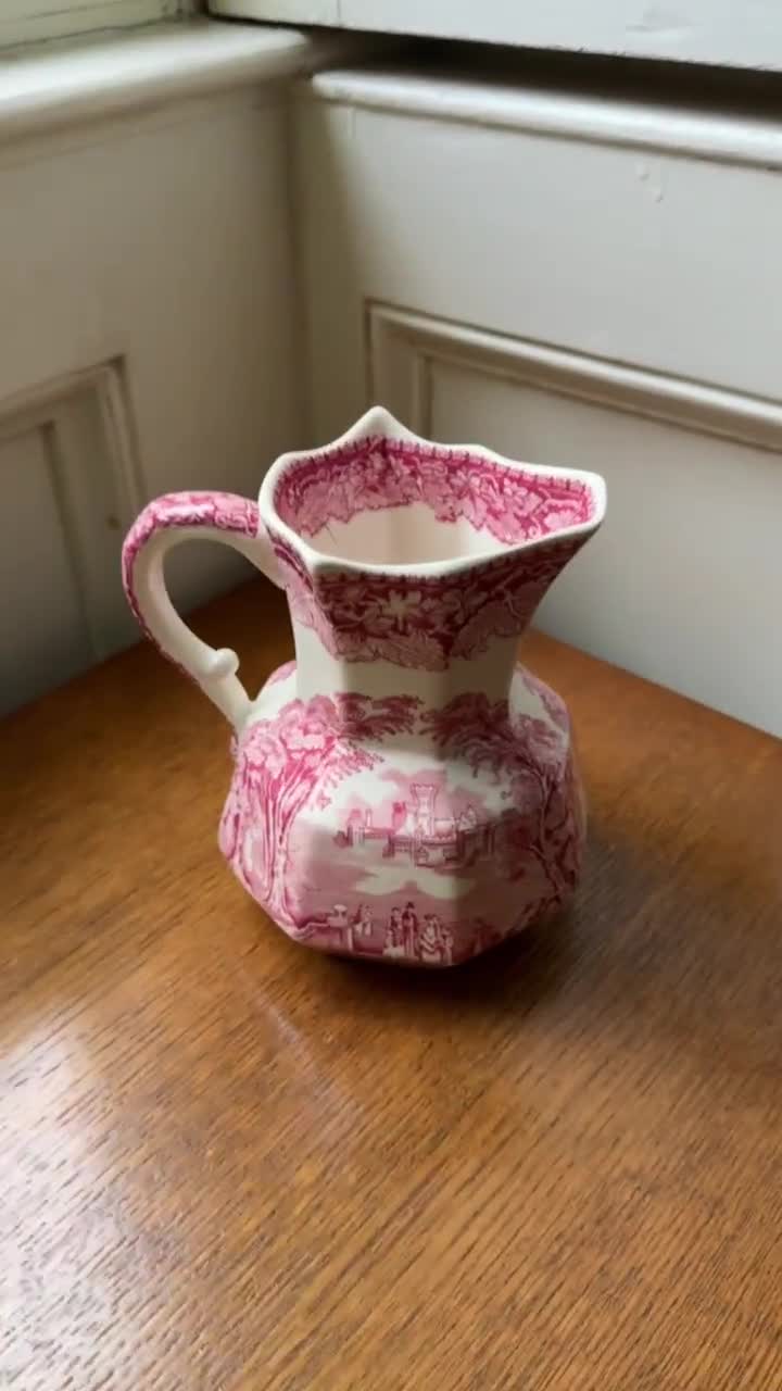 ヴィンテージ メイソンズ ビスタ アイアンストーン ピッチャー：ピンク