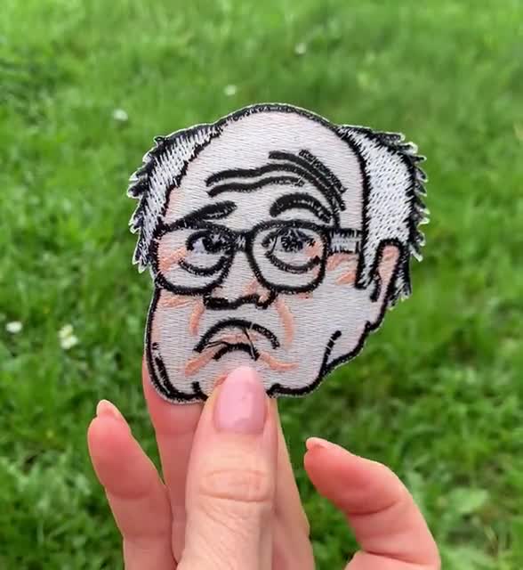 Parche de Danny DeVito (3 pulgadas) bordado para planchar o coser, insignia "Siempre soleado en Filadelfia", emblema de Frank Reynolds, parches de regalo del Dr. Toboggan video poster