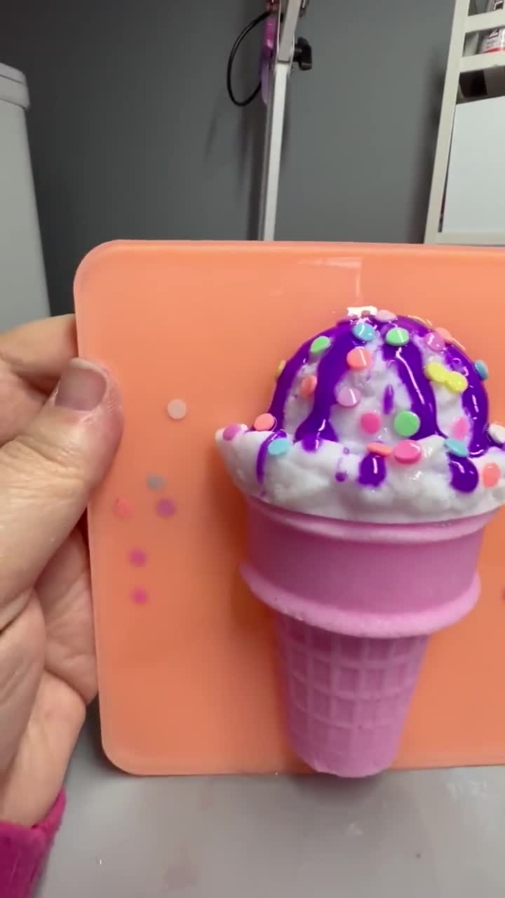ピンクオレンジの3Dアイスクリームホットファッジサンデー樹脂絵画