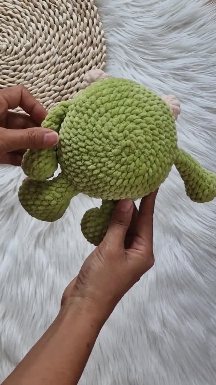 かぎ針編みのグリーンモンスターマイクの編み図 | モンスターズ