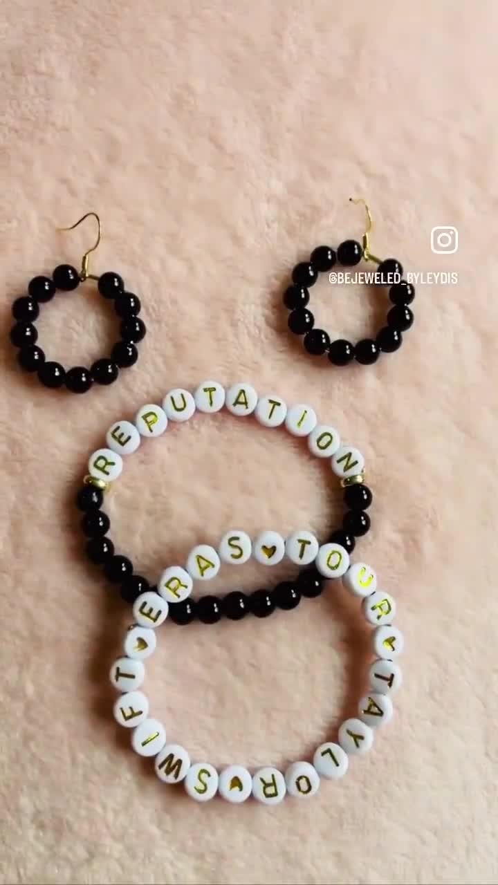 Here is the tutorial on how I made the snake Reputation bracelet. Happ