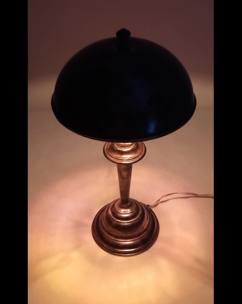 Mushroom Lamp. Lampe Champignon. Lâmpada de hot Cogumelo. Pilzlampe. Lampada to Fungo. Mushroom Lamp.