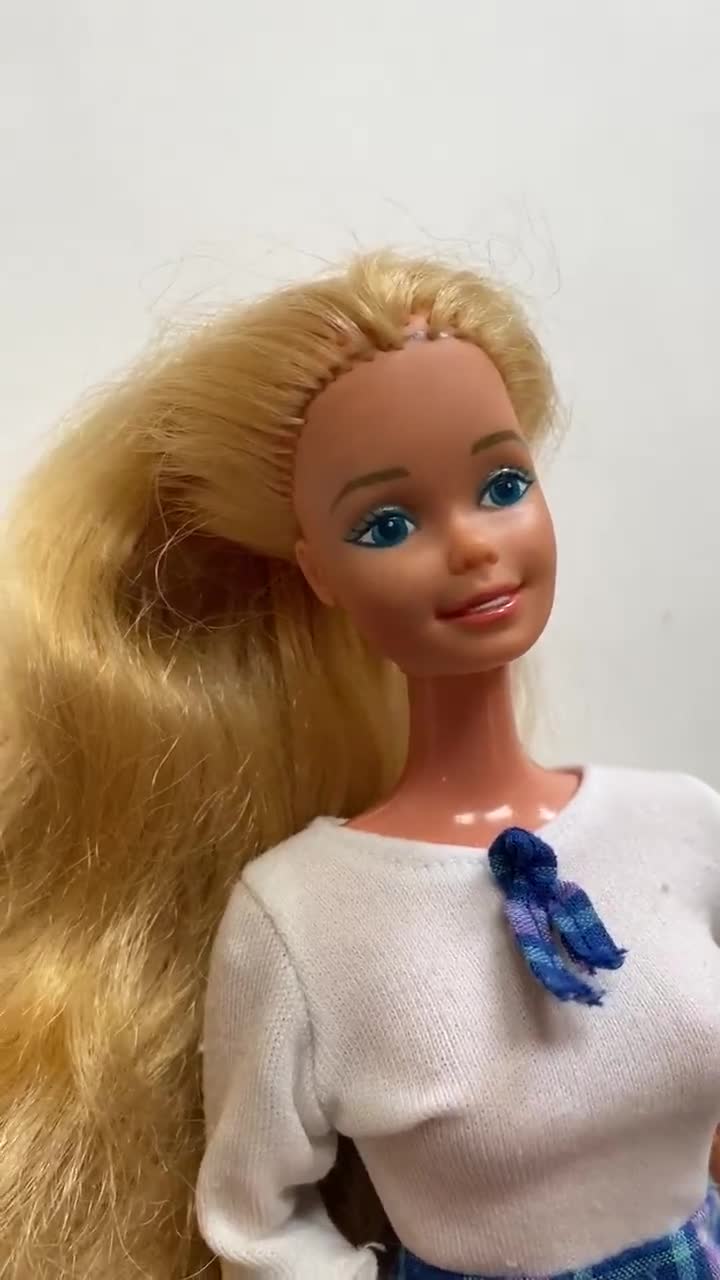 1982 Twirly Curls Barbie Doll Vintage Collectible Long Blonde Curly Hair  5579 Superstar Face