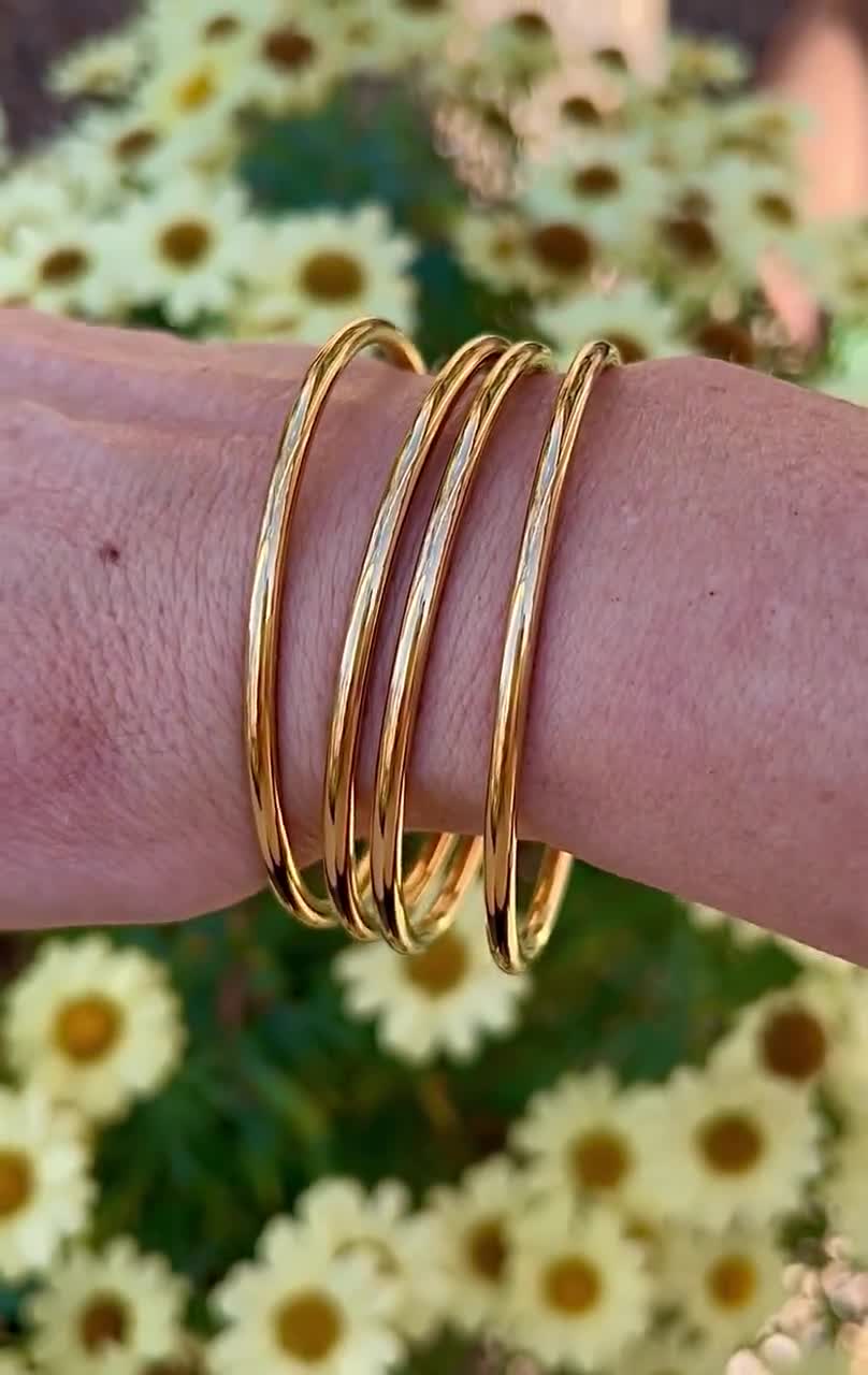 The 2 Celebration Bangles No. IV – Irresistibly Minimal