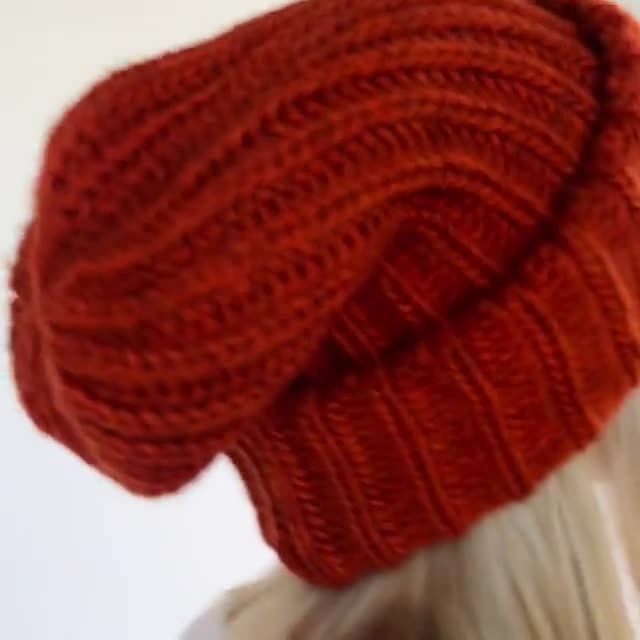 CHAPEAU TRIBE Slouchy Knit Beanie - Warm Winter Hat For Men & Women (Bright Red)
