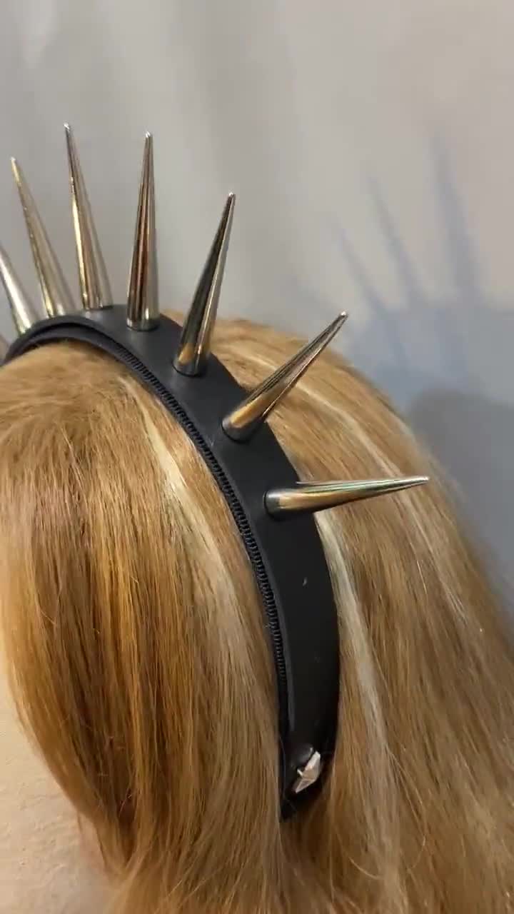 Cerchietto Per Capelli Punk Con Borchie E Rivetti – Accessorio Per Donne, Colore Oro