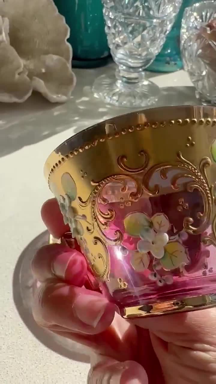 チェコ・ボヘミア製 ピンクローズガラスティーカップ＆ソーサー｜花柄