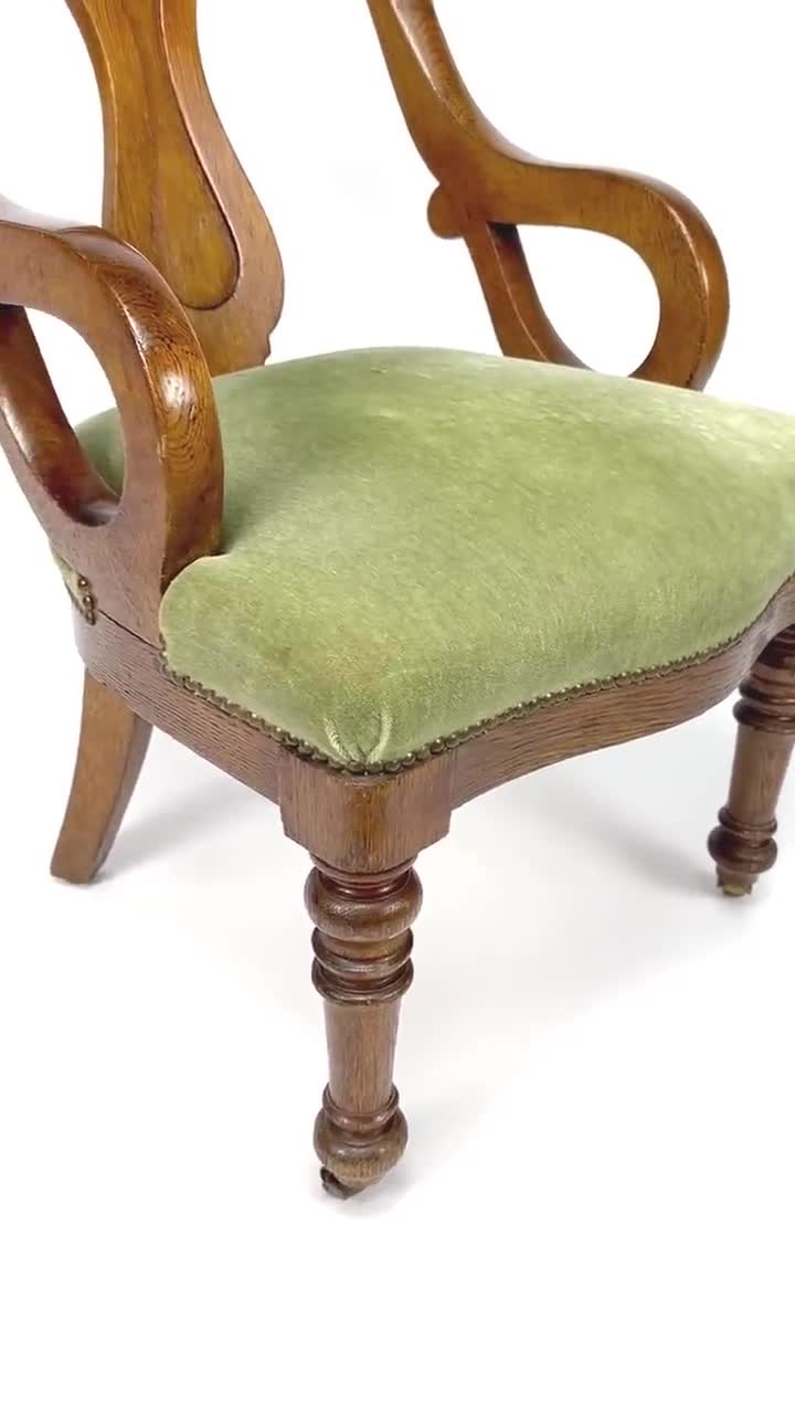 Vintage green velvet discount chair