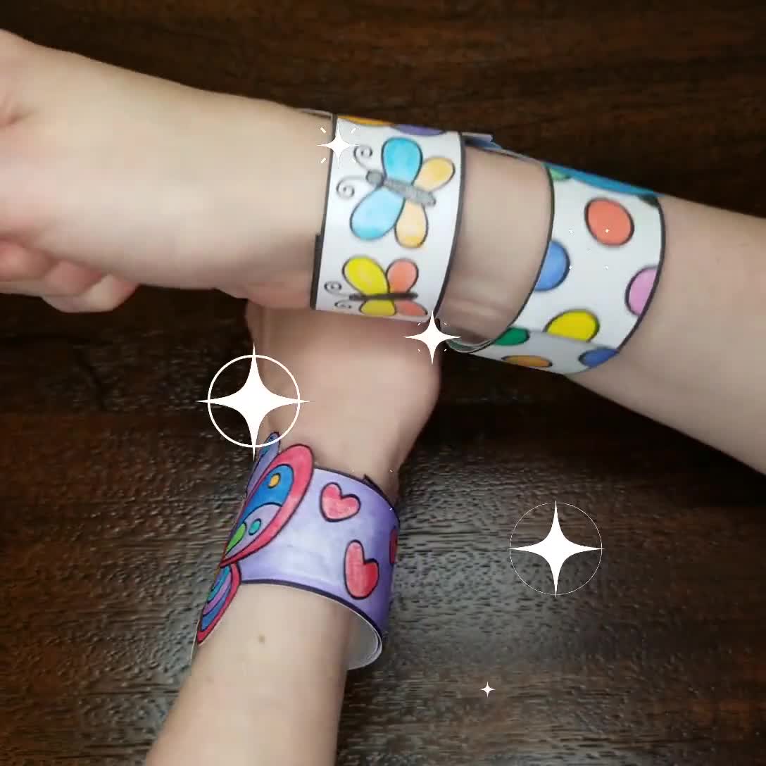 Set 4 Gioielli In Legno Per Bambine – Collana E Bracciale Con Farfalla E Fiori, Elastici E Colorati, Regalo Per Compleanno