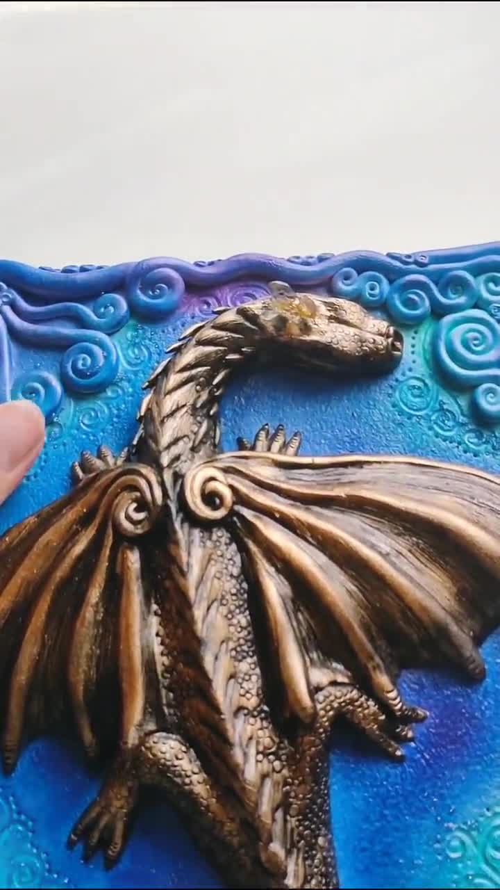 Cuaderno de dragón 3D hecho a mano, dragón alado esculpido a mano, diario de fantasía A5, regalo para nerds y amantes de la fantasía. video poster