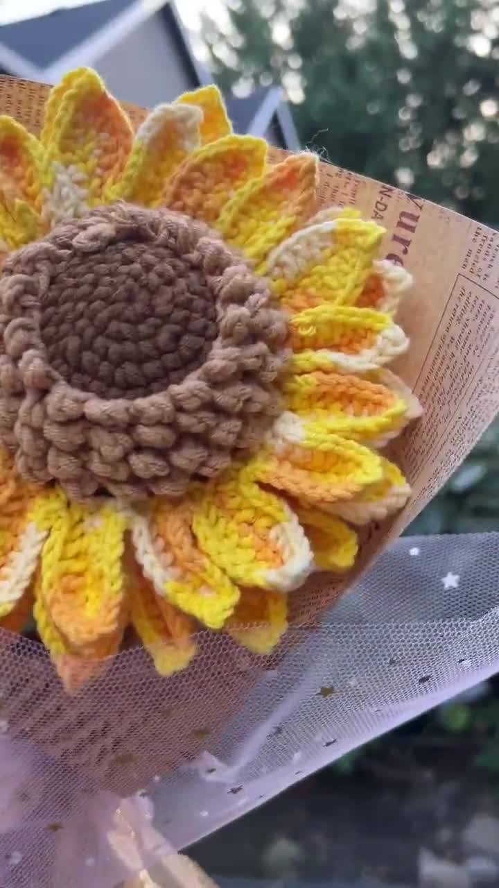 Gehäkelte Sonnenblume, doppelte Schicht Sonnenblume, handgemachtes  Geschenk, Geschenk für sie, einzigartiges Geschenk, besonderes  Jubiläumsgeschenk, Geschenk für sie -  Schweiz