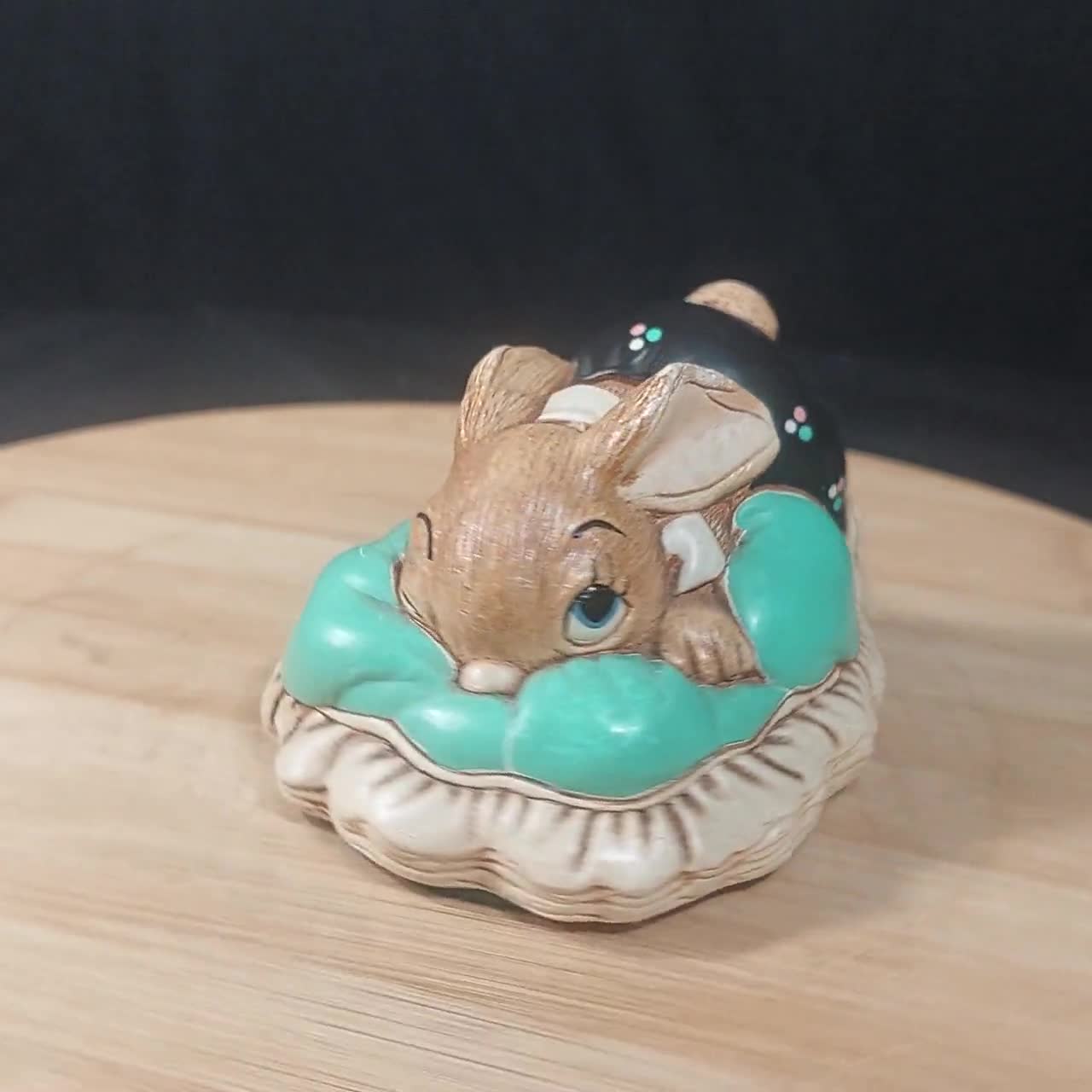 ヴィンテージ　ディアンドル Vintage 1970's - 1980's Pendelfin Rabbit - Dodger - Bunny