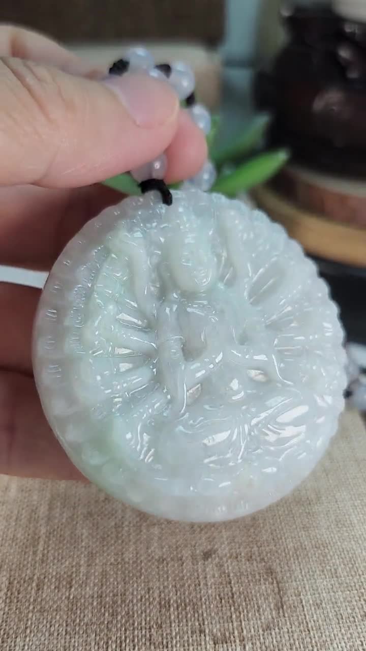 千手観音翡翠ペンダント：天然翡翠、瑪瑙のネックレス - Etsy 日本