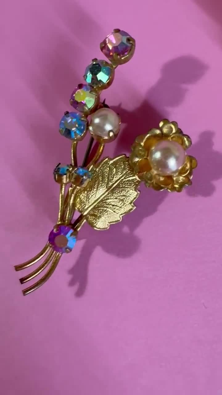 Broche / épingle vintage des années 1960 : étoile en strass bleue