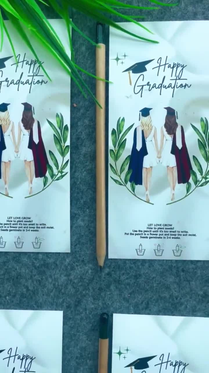 Spersonalizowany prezent na ukończenie szkoły w formie ołówka z kartką, zaproszenie nadające się do recyklingu, prezenty przyjazne dla środowiska video poster