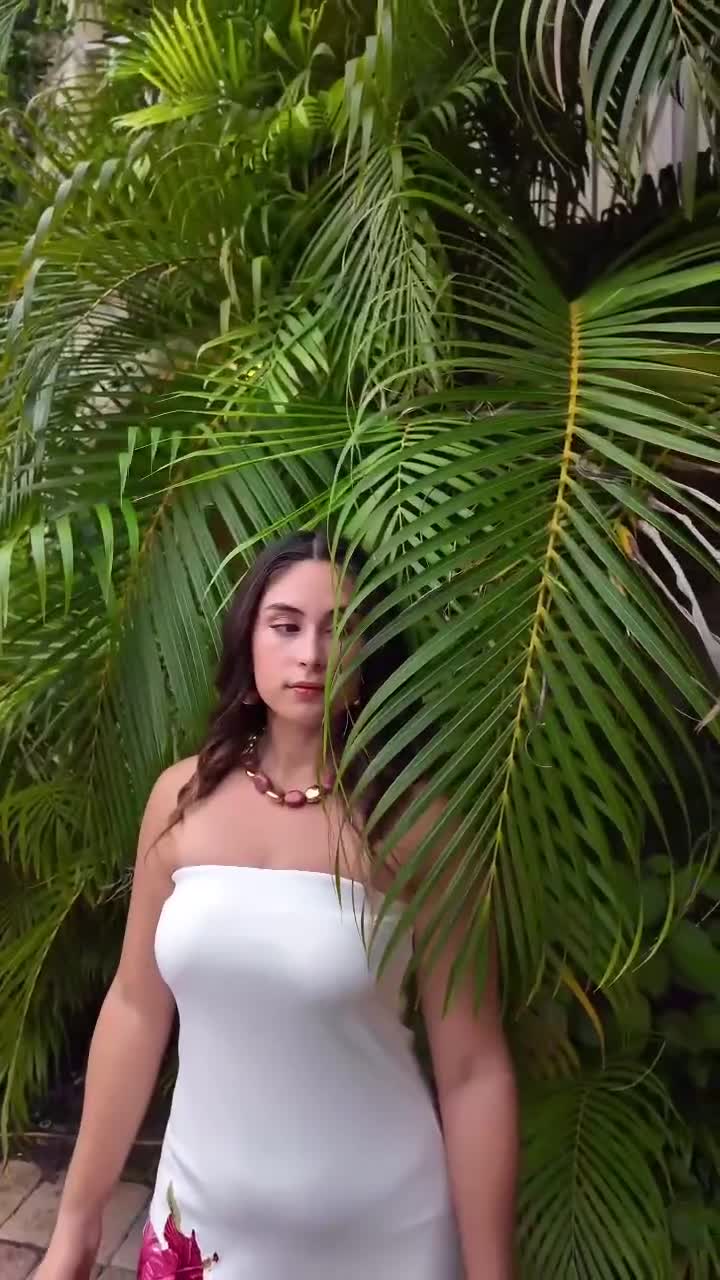 Vestido de novia hawaiano sin tirantes para la playa, image size:720x1280