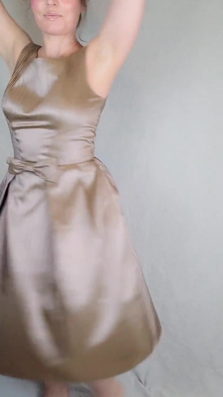 Vintage 1990s Nicole Miller Metallic Champagne Cocktail Dress in Size 8