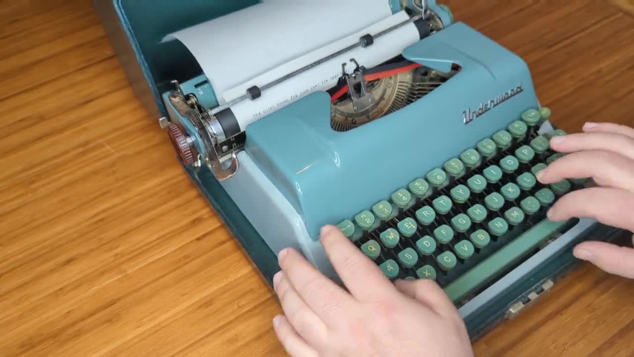 Green and Gray 1955 Underwood Universal Quiet Tab Portable Green and Gray 1955 Underwood Universal Quiet Tab Portable