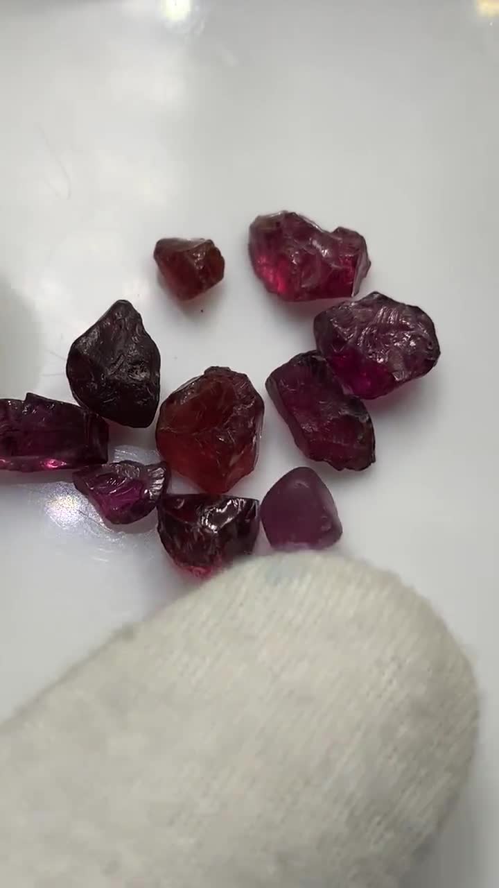 Rhodolite Naturelle De Madagascar – Pierre Précieuse Rouge Pourpre 3,29 Carats – Non Traitée