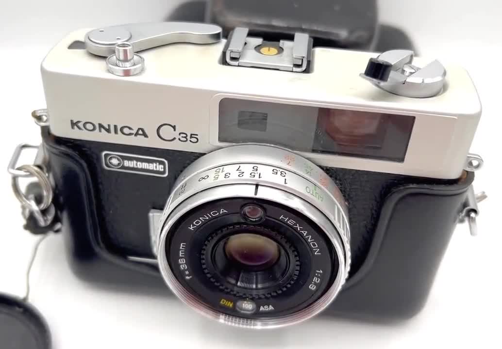 ヴィンテージ コニカ C35 フラッシュマティック 35 mm フィルムカメラ
