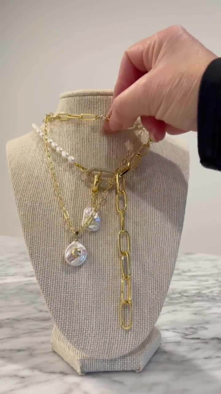 Linda Carabiner Necklace With Pearl in 18K Gold Plating - MYKA
