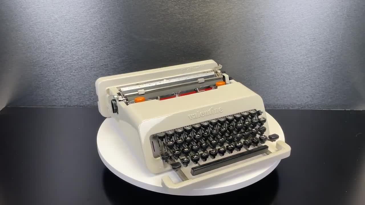 ヴィンテージ オリベッティ バレンタイン ホワイト タイプライター (No